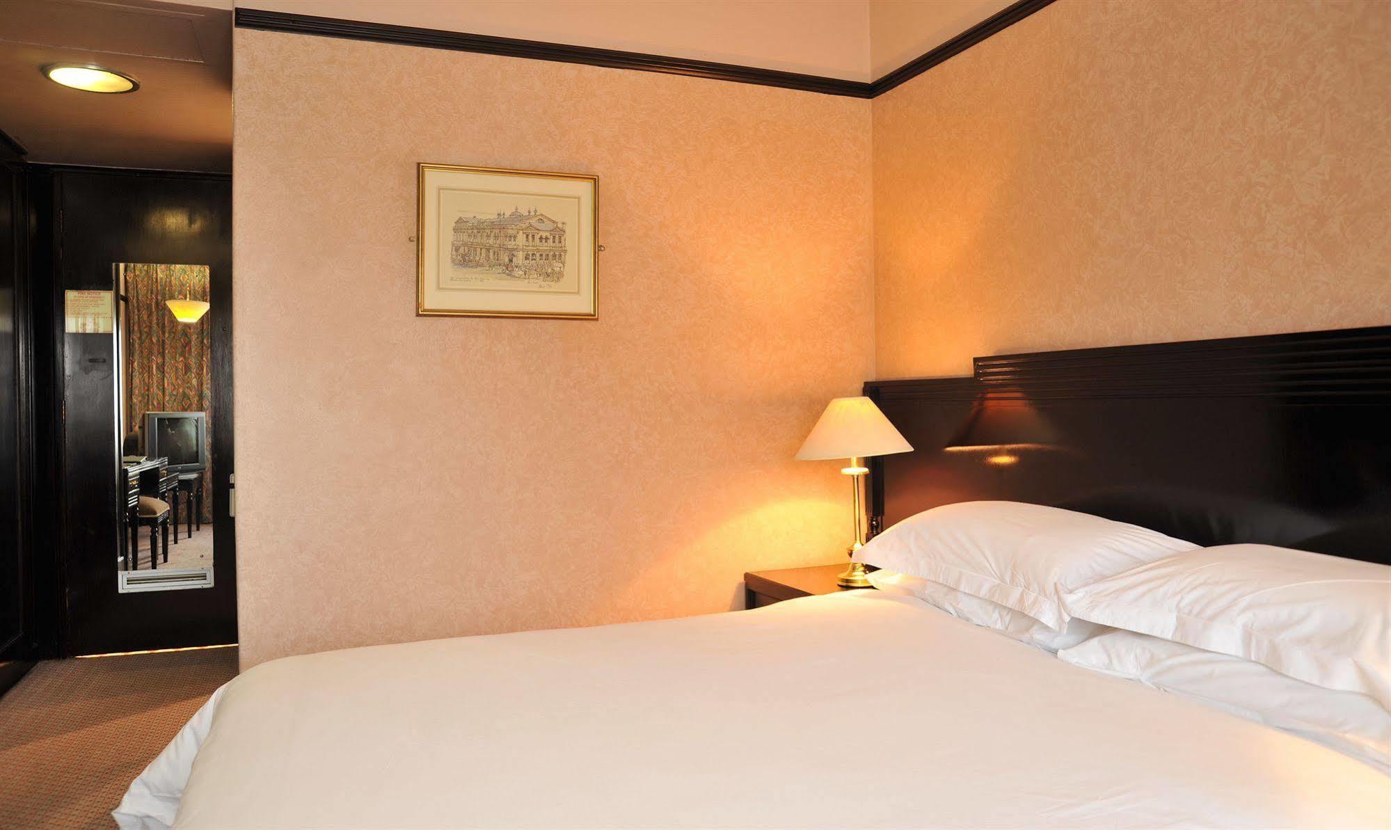 The Devonshire Hotel Johannesburg Phòng bức ảnh